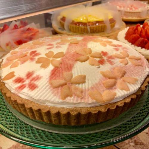 キルフェボンの徳島県里浦産なると金時“里むすめ”と胡麻のタルト