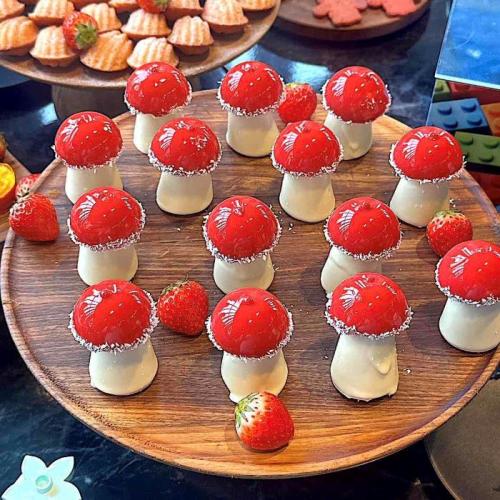 コンラッド大阪「Toys &Treats」ストロベリースイーツビュッフェ⑤