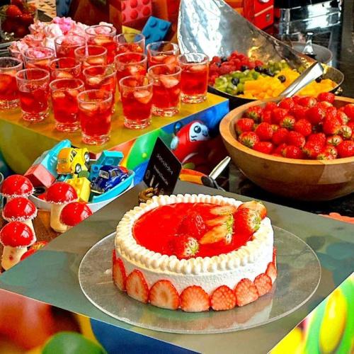 コンラッド大阪「Toys &Treats」ストロベリースイーツビュッフェ⑪