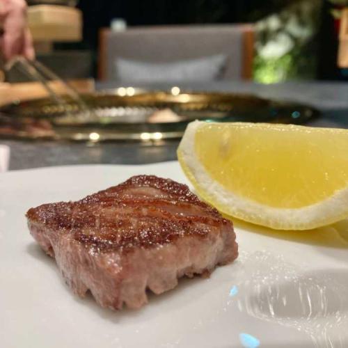 極みコースの厚切り牛タン 