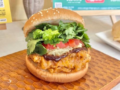 フレッシュネスバーガーのパクチーカオマンガイ