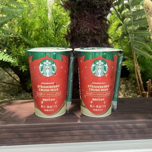 スターバックス®のストロベリークラッシュミルク②
