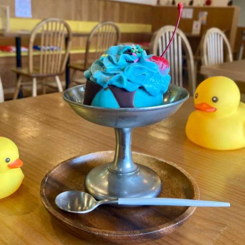 ドライブイン熱海プリン食堂のチョコミント皿プリン<br /> 