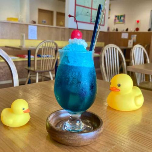 ドライブイン熱海プリン食堂のミントソーダ