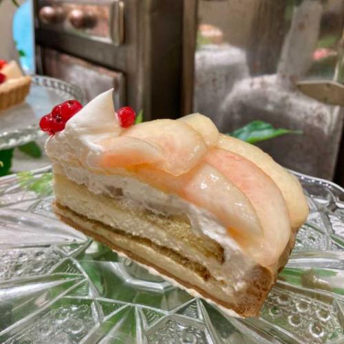 PEACHフェアの山梨県産 プレミアムピーチのティラミス～カフェラテ風味～カット