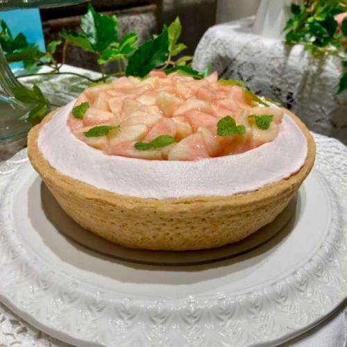 PEACHフェアの桃とチーズのタルトホール