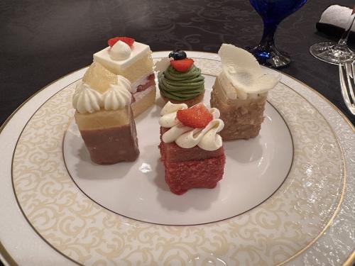 ザ・リッツ・カールトン大阪のXmasケーキです。