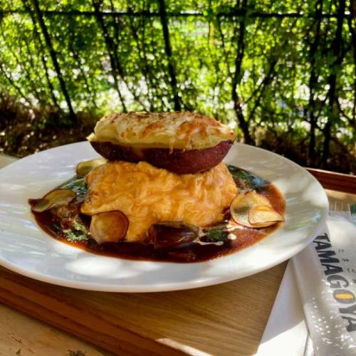 TAMAGOYAの日の出たまごの焼き芋グラタンオムライス