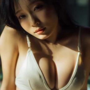 岸みゆのデジタル写真集が登場♡「ME/YOU」未公開カットで楽しむ150ページ超の特別な一冊