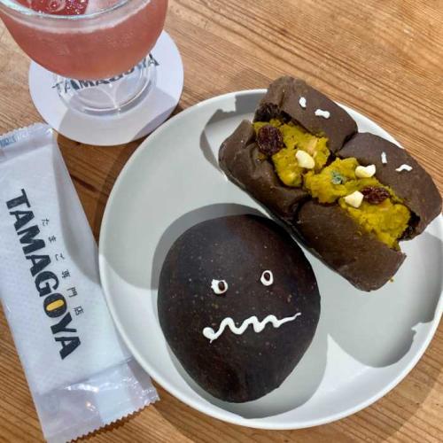 TAMAGOYAベーカリーカフェのおばけパンとパンプキンモンスター