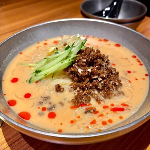 登牛門の胡麻冷麺