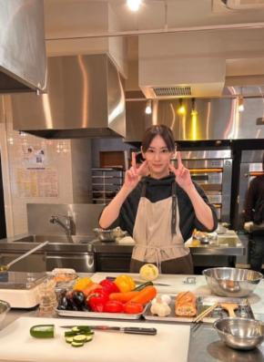 北川景子、手作りワンピースが30点アップ！Wピースのエプロン姿披露「喜んでいる姿が目に浮かびます！」