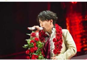【Snow Man】宮舘涼太“最高にエレガント”な衣装でファンを魅了！５周年ライブアザーカット公開