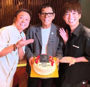 明石家さんまの「かっこいい背中」に後輩芸人感銘！河井ゆずるが明かす古希祝いで感じた“レジェンド”の存在感