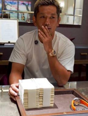 皇治、超高級時計『パテック フィリップ』を購入！「デビュー戦ファイトマネー1万2千円やったクソ坊主がこうなれる」