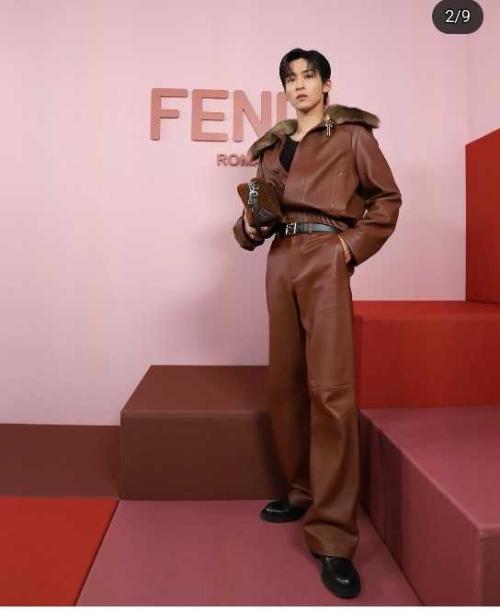 目黒蓮、ミラノで圧巻のレザールック披露 ファン絶賛「輝きすぎて