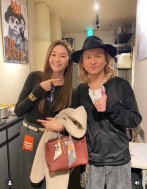 観月ありさ、ISSAの圧巻ステージに感動!“美男美女”2ショット披露