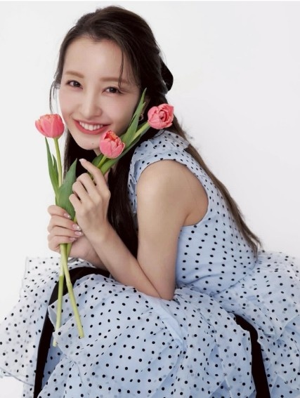 板野友美、34歳の節目に独立を決断！「高校時代？」と見紛う最新ショット