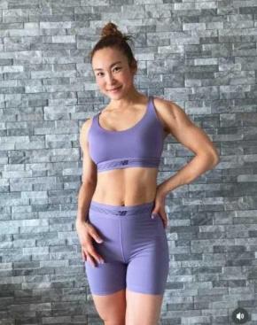 「え？本当に産んだの?」“カリスマトレーナー”AYA、産後20日で腹筋くっきり披露“筋肉貯金”の驚異の回復にファン驚き