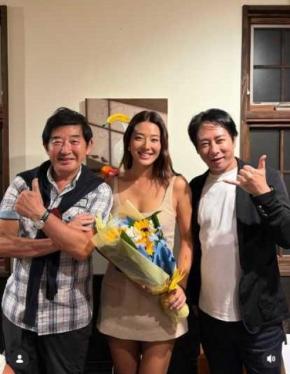 「益々いい女性に…」すみれ、36歳の誕生日を家族で祝福　父・石田純一＆兄・いしだ壱成に囲まれ満面の笑み