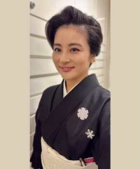 「なんと素敵な、そしてお美しい！！」前田愛、黒地に映える上品な着物姿を披露！『舞鶴雪月花』に合わせた装いにファン絶賛