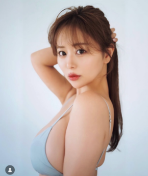 井口裕香、横向きアングルで魅せる極上シルエット！「セクシー」「とても魅力的」と話題沸騰