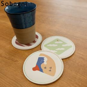 【新商品発売】選べる５枚セットイクタケマコトさんイラスト商品なごみコースター  集めたくなる！和柄から北欧デザインまで豊富なバリエーション！ 国産エシカルレザーでできた上質なコースター