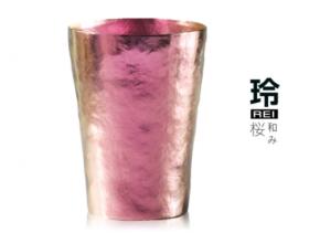 法人ギフトにおすすめ！！【名入れショップ堪能や】では、6月12日からホリエの『純チタン製二重タンブラー玲 和み（桜）250ml』の取り扱いを開始しました。