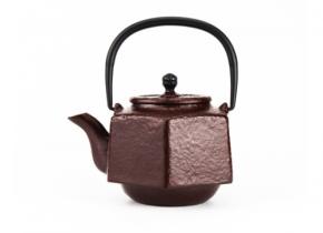お茶の時間に彩りと格を添える──越前漆器『六角利休 茜』うるしPOT登場