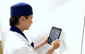 丸亀製麺やコナズ珈琲で「顔認証」打刻を導入！タブレットやスマホ操作で、従業員の働きやすさを向上へ