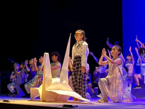 【満席の感動をVRで再現】音楽劇「平和の鐘」が全国から鑑賞可能に 終戦80年の節目公演
