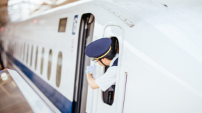 LINEから新幹線が予約可能に ― JR3社が新サービス開始