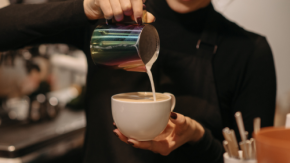 35店舗から全米展開へ！スターバックス、バリスタ向けAIアシスタントで店舗改革に着手