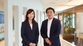 経営者の強い覚悟がDXを加速、失敗を恐れず変革を断行せよ【日本オラクル 渋谷由貴×デジタルシフトウェーブ 鈴木康弘 特別対談1】