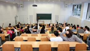 出張申請がサクサクに 早稲田大学が出張申請を短期間で改善できた理由
