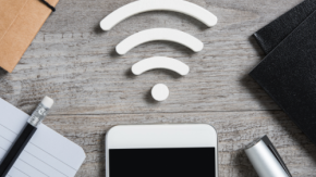 東京都とNTT東日本が公衆電話ボックスに次世代Wi-Fiを整備、パスワード入力なしで本当に安全?