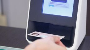 ICチップは本物なのに別人?警視庁が摘発したマイナカード偽造事件の盲点