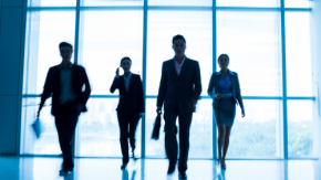 利益は過去最高、でも社員は減らす？ 2025年に急増した「早期退職」が、従来のリストラと決定的に違う点とは？