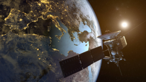 スマホが衛星へ直接接続?ドコモが発表した圏外と災害時の備えを拡充する取り組みとは