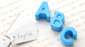 ワーホリ留学アプリで英語と海外情報を“ながら学習”できる?