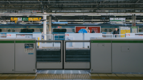 東京メトロで「タッチレス改札」の実証スタート！スマホを入れたまま歩いて通過する、次世代の鉄道体験へ。