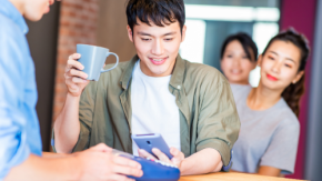 三井住友銀行、10%超の賃上げを決定。初任給は18%増の「30万円」へ