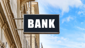 ファミマ×セブン銀行。4年で1.6万台を設置、現金チャージや行政手続きも可能に
