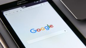 Googleマップが「お店の味方」に。勝手な情報書き換えや嫌がらせをAIが24時間見張って、自動でブロック！