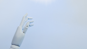 OpenAI「GPT-5.5」が変える、AIとの新・共生時代。もはや“操作”は不要、あなたの「意図」だけで仕事が完遂する自律型エージェントの衝撃