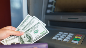 給付金がセブン自販機(ATM)からその場で出てくる! 前橋市がスタートした、24時間いつでも現金が手に入る「超・時短給付」