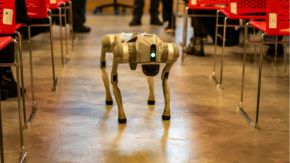 W杯の警備に「ロボット犬」導入！メキシコ警察が危険エリアへの先行投入を開始