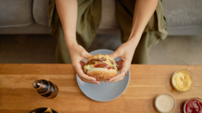 モスバーガーでdポイント大量獲得のチャンス！ 対象メニュー購入で5倍還元＆100ポイント進呈