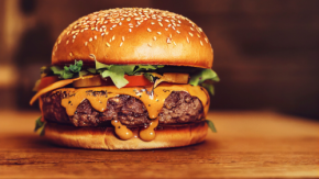 マック公式アプリでポイントが貯まる。「Myマクドナルド リワード」で特典交換が加速