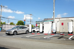 買い物中にEVを急速充電 セブンイレブンが「充電スポット」に変わる日は近い?